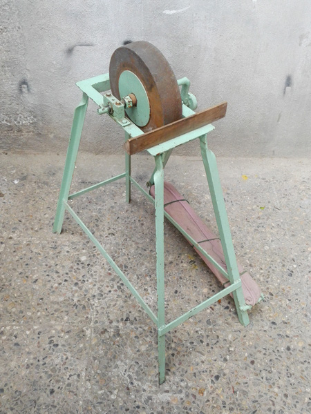 maquina afilador cuchillos amoladora hierro piedra 77_5-94x40-73x20-30-42 1u